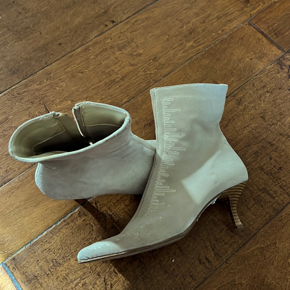 Soft suede cream boots